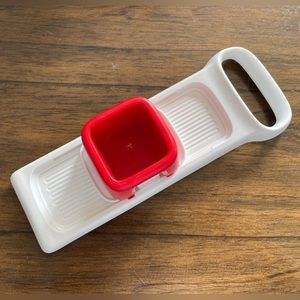 Tupperware SpeedyMando